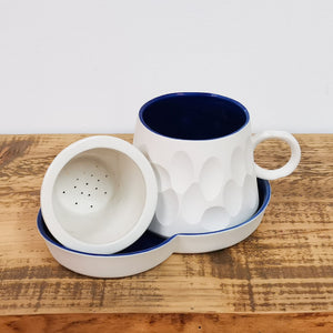 Open image in slideshow, Handmade White Porcelain Tea-strainer Set
